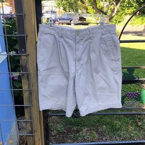 Dockers light khaki all cotton shorts size 34